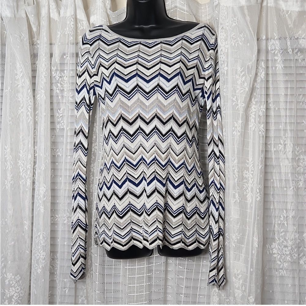 White House Black Market Chevron Long Sleeve Knit V-Neck Blouse Size Small
